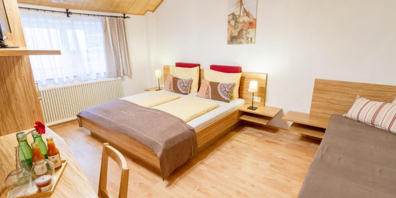 Pension Gaestehaus Heller Вайсенкірхен-ін-дер-Вахау Екстер'єр фото