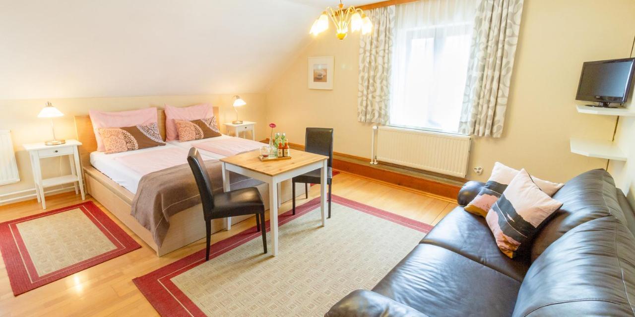 Pension Gaestehaus Heller Вайсенкірхен-ін-дер-Вахау Екстер'єр фото
