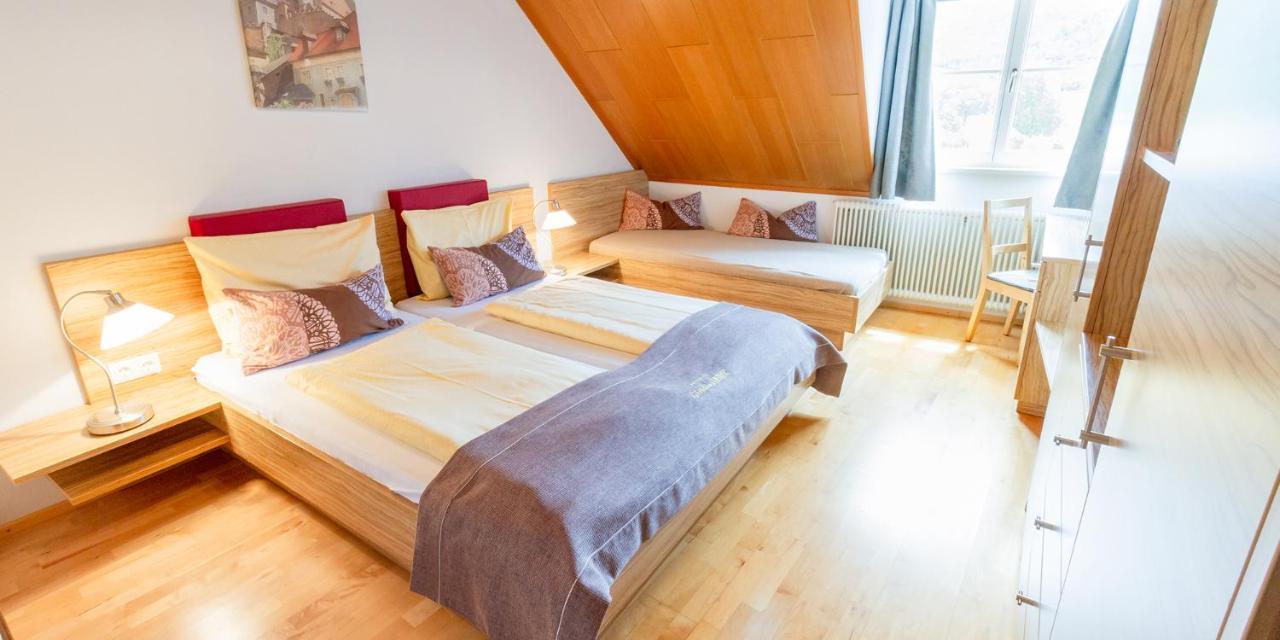 Pension Gaestehaus Heller Вайсенкірхен-ін-дер-Вахау Екстер'єр фото