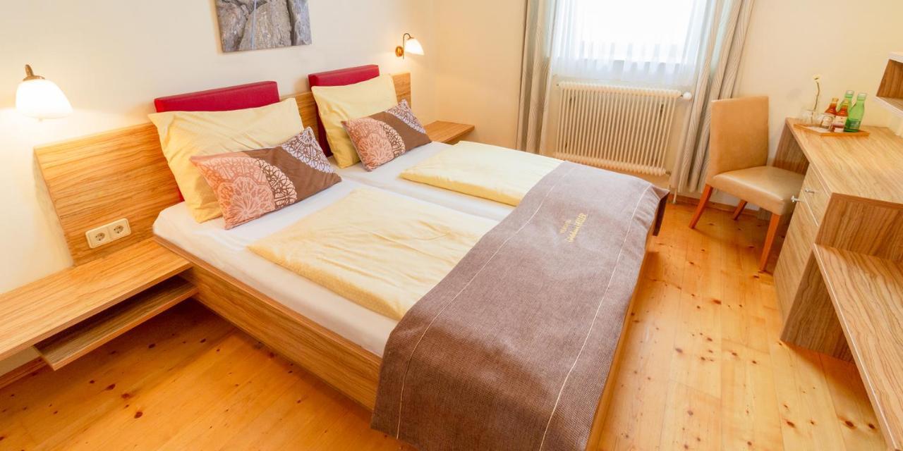 Pension Gaestehaus Heller Вайсенкірхен-ін-дер-Вахау Екстер'єр фото